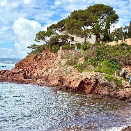 Rez-jardin Renove A Saint-raphael, Cote D'azur דירה