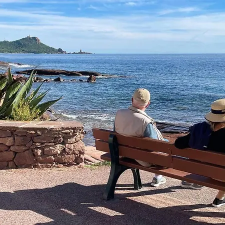 דירה Rez-jardin Renove A Saint-raphael, Cote D'azur *