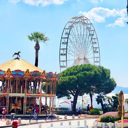 Rez-jardin Renove A Saint-raphael, Cote D'azur *