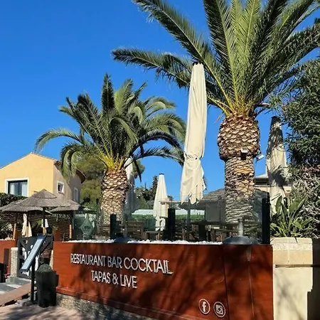 Rez-jardin Renove A Saint-raphael, Cote D'azur Apartment