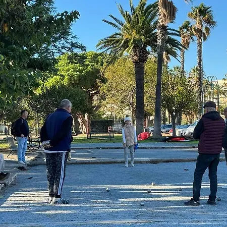 Rez-jardin Renove A Saint-raphael, Cote D'azur 公寓