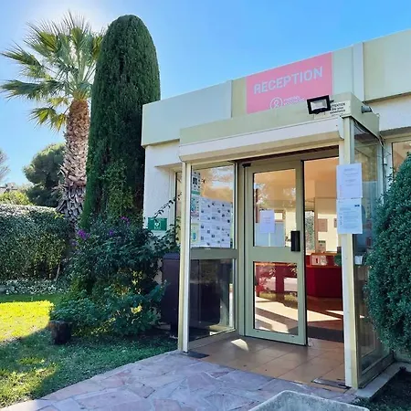Rez-jardin Renove A Saint-raphael, Cote D'azur Apartment