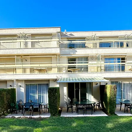 Rez-jardin Renove A Saint-raphael, Cote D'azur Apartment